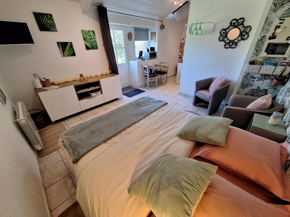 Studio 11, Draps, Linge, Wifi # Longere Bretonne#Morbihan Sulniac エクステリア 写真
